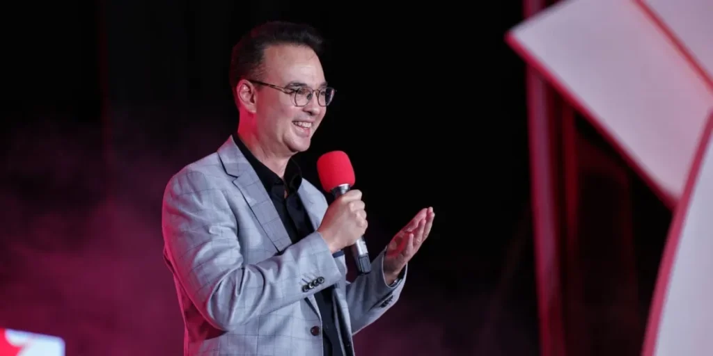 Sen. Alan to Taguigeños: Let’s push each other up, let’s push the Philippines up!