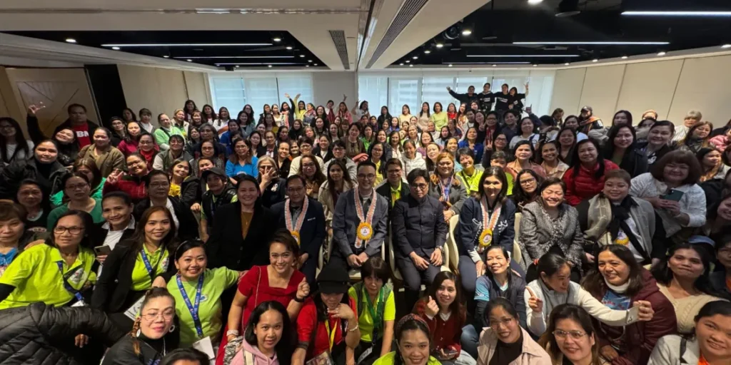 Cayetano reconnects with OFWs in Hong Kong