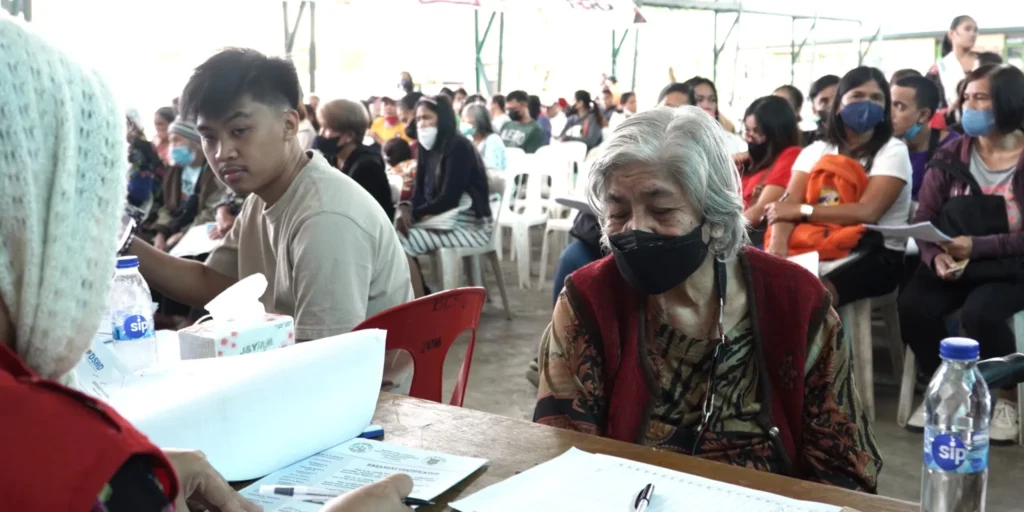 Cayetanos extend help to victims of fire, Typhoon Betty in Baguio