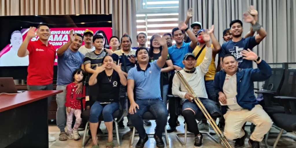 Hundreds of Cebuanos receive aid, capital from Sen. Alan’s office