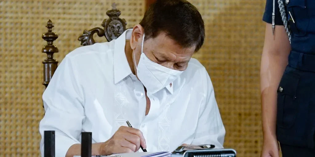 Cayetano lauds signing of revamped teacher education law