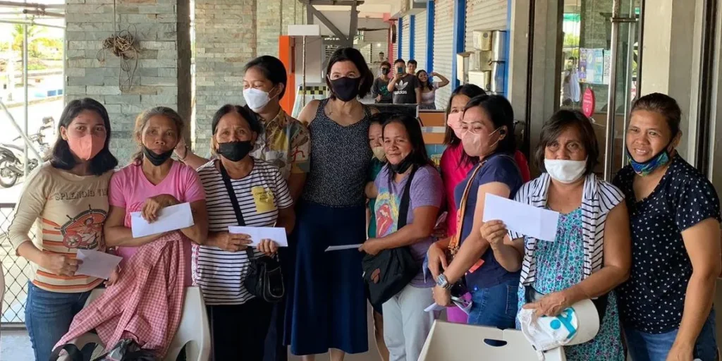 Senator Pia brings Sampung Libong Pag-asa program to Dipolog women