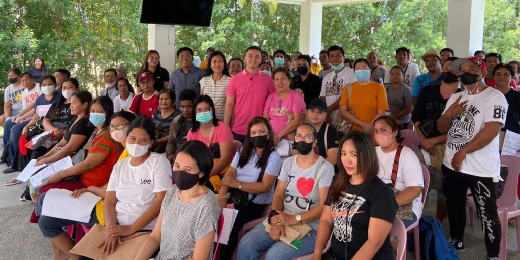 Senator Alan’s office provides aid to Calumpit Barangay Health Workers and families