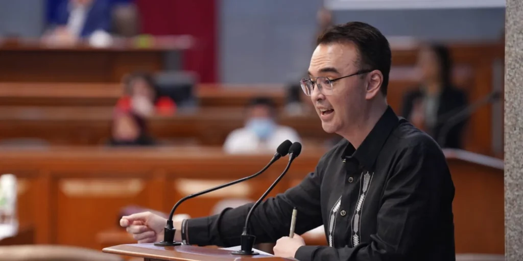 Sen Alan to DOTr: Stick to original concept of tolls, get more investors