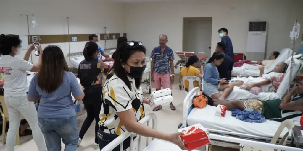 Hundreds of Bicol patients receive aid from Senators Alan, Pia