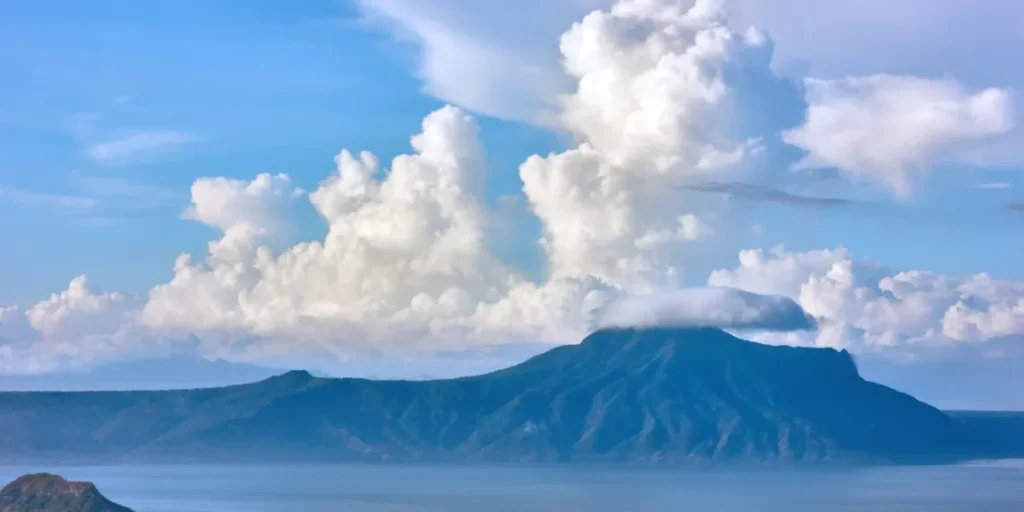 1,950 families affected by Taal unrest receive donations